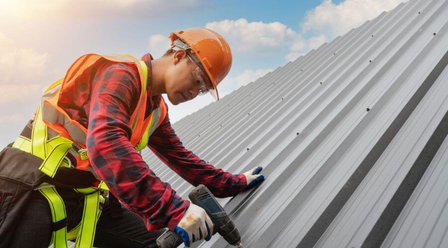 Professional gutter cleaning in Wellston, OH